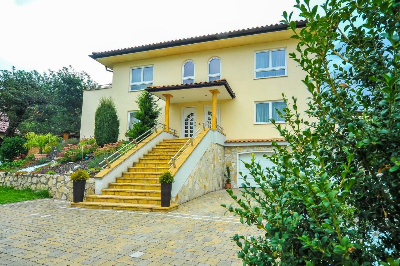 Ferienwohnung Regina Sankt Peter-Freienstein Ngoại thất bức ảnh